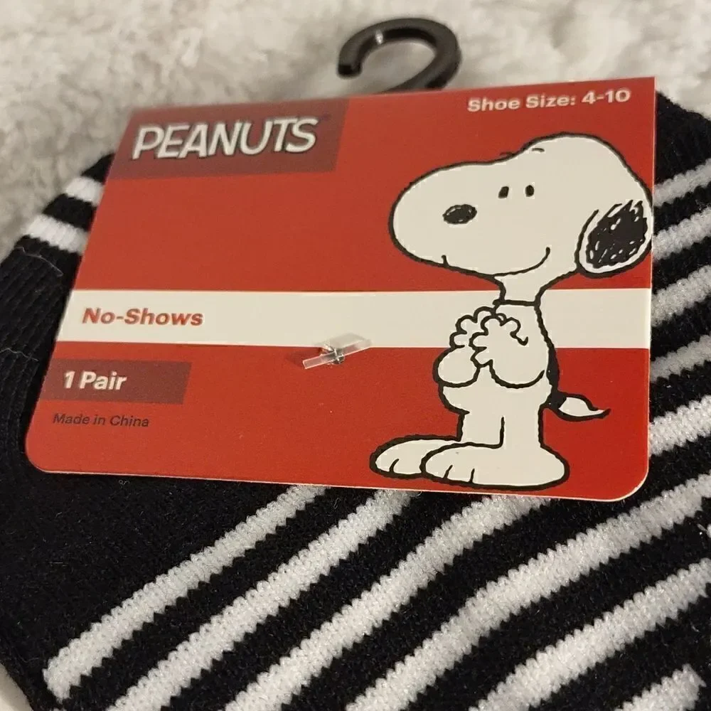 Peanuts Snoopy & Woodstock Women's No Shows Socks